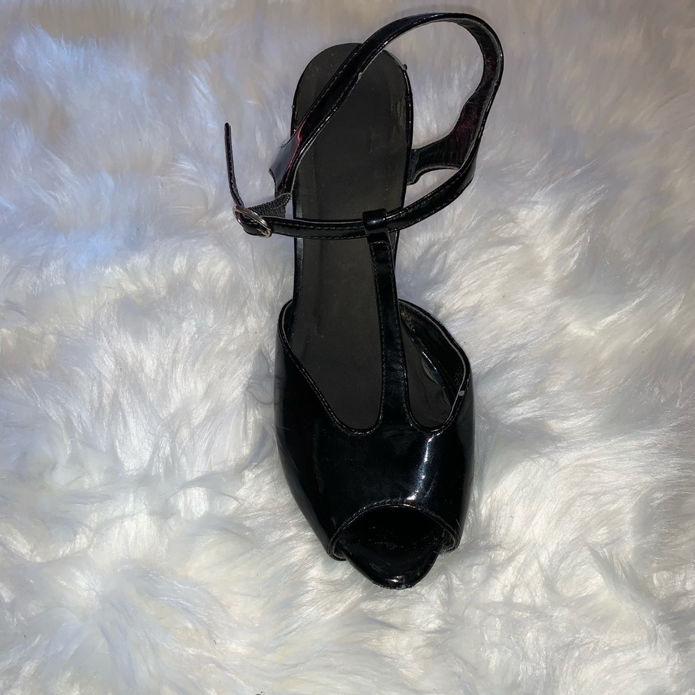 Heels - Picture 2 of 2